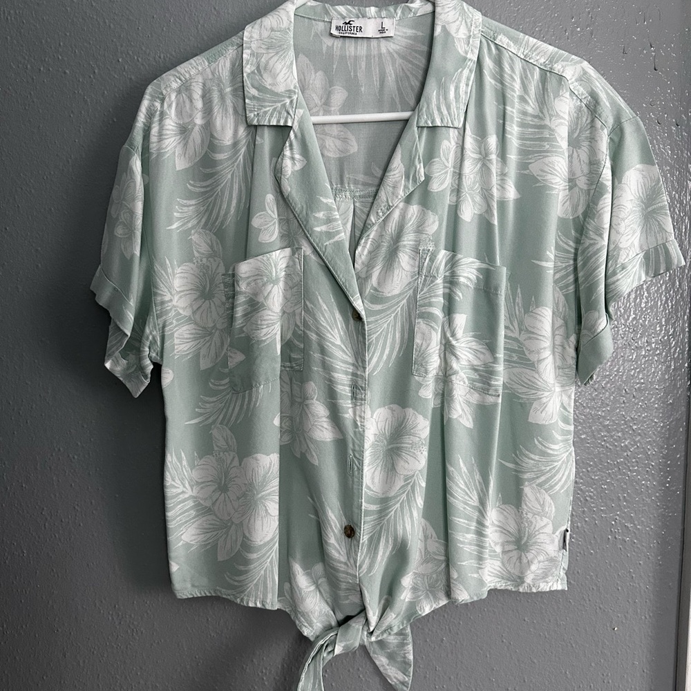 Hollister Green and White Crop Button Down Shirt